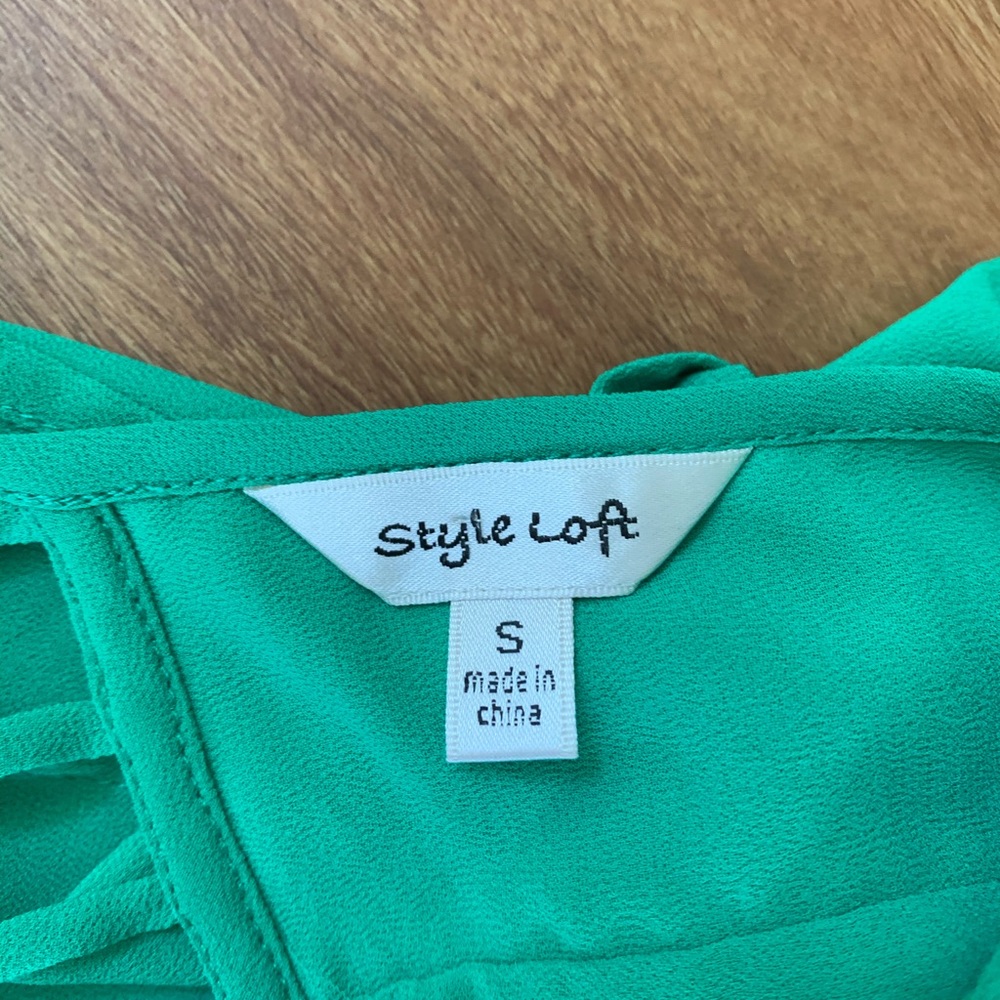 Green Sheer Razor Back Top - Picture 3 of 4